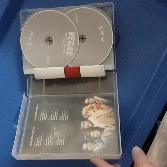 VEGA$ Complete Series - Picture 5 of 6